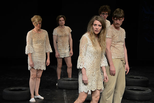 Wie geht es weiter - aktionstheater ensemble