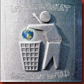 litter_basket_different_world